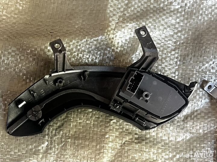 Кнопки на руль Hyundai Elantra V MD / i30