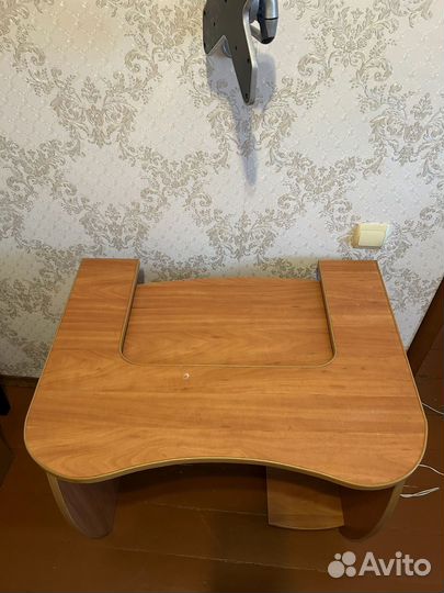 Компьютерный стол маленький