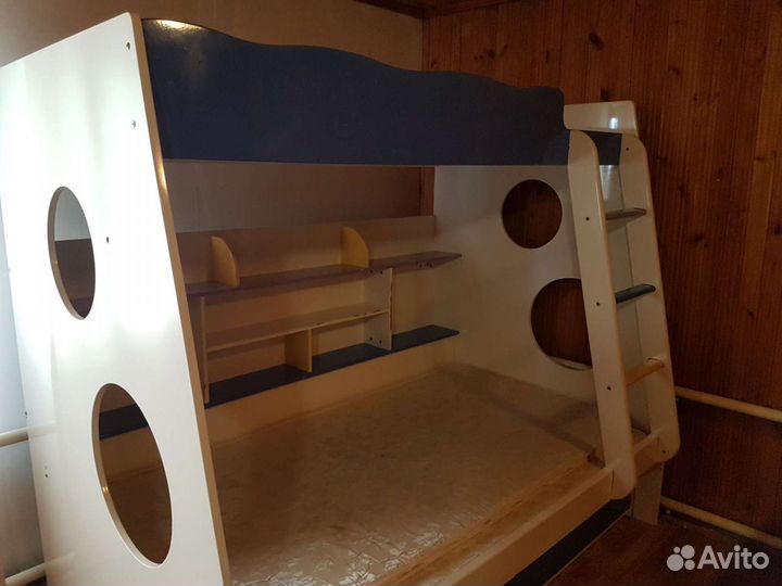 Двухъярусная кровать бу с матрасами