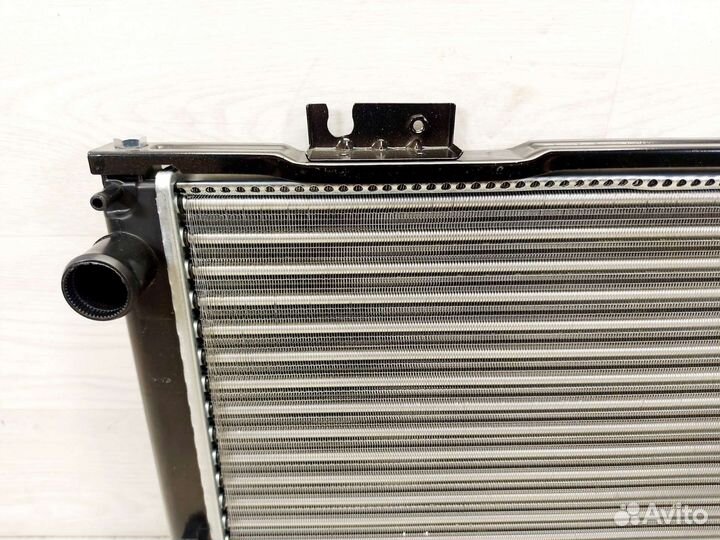 Радиатор охлаждения LADA Priora 1,6-1,8 Halla