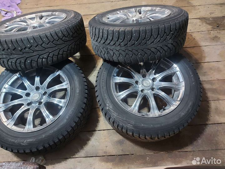 R16 Nokian Tyres Hakkapeliitta 5 215/60, PCD 5x114.3 DIA 60.1