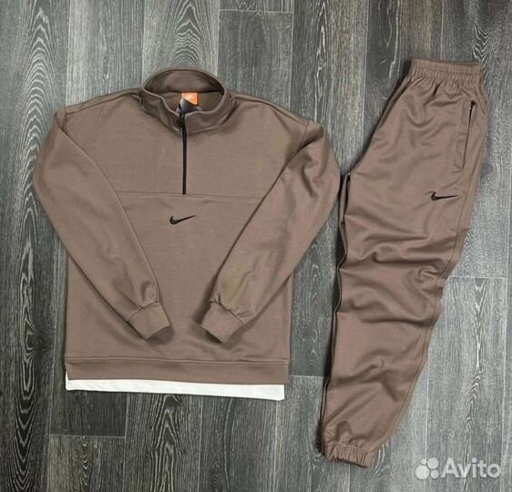 Спортивный костюм мужской Nike
