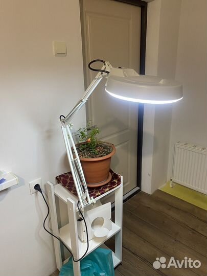 Лампа лупа,на струбцине