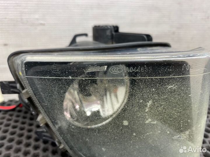 Фара противотуманная правая Bmw 7-Series F01