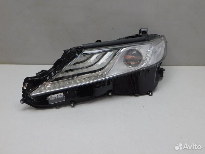 Фара левая Toyota Camry