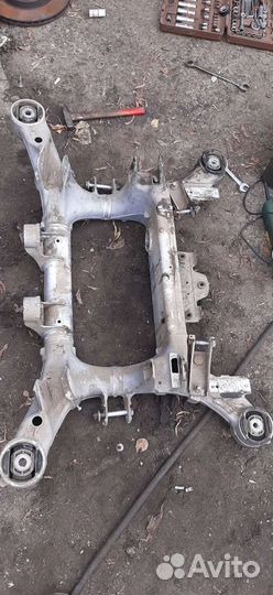 Задний подрамник на BMW 7 f01/02