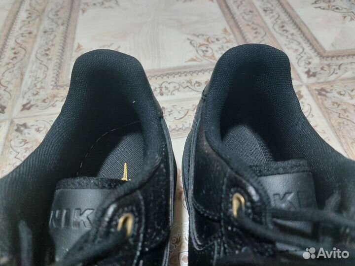 Кроссовки Nike