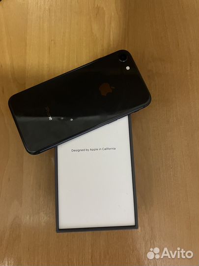 Телефон iPhone 8 64 gb