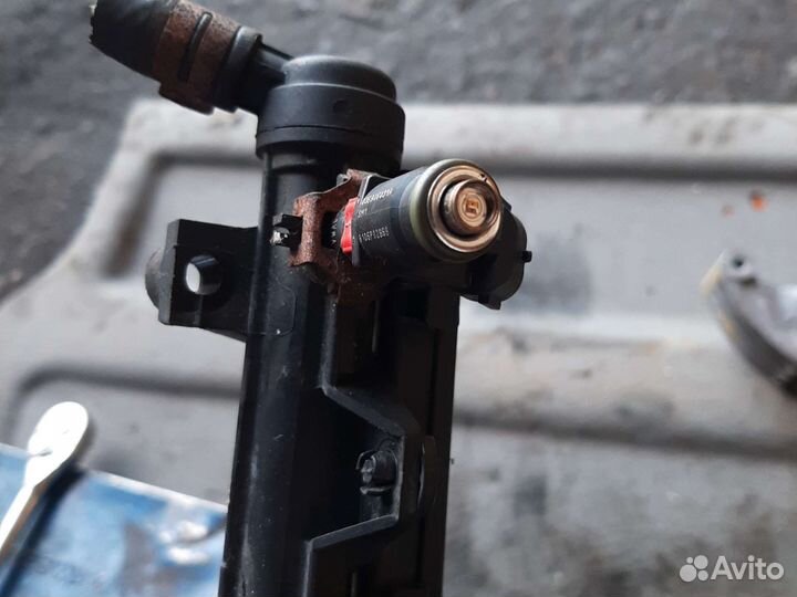 Форсунка топливная Фольксваген Поло Фабия Рапид