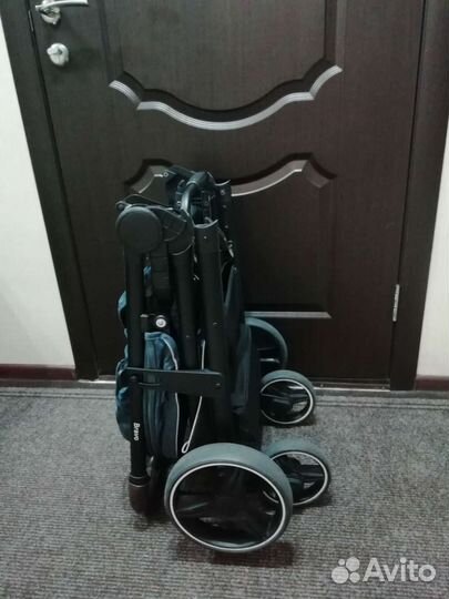 Прогулочная коляска carello bravo