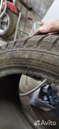 Triangle PL01 235/40 R18