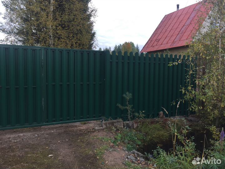 Забор из евроштакетника