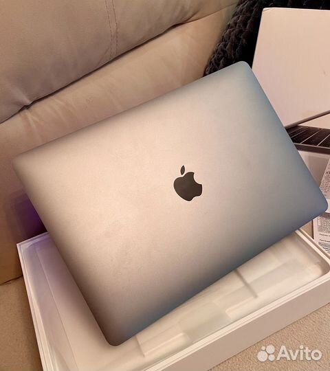 Apple Macbook Pro 13 2016 с коробкой и чеком