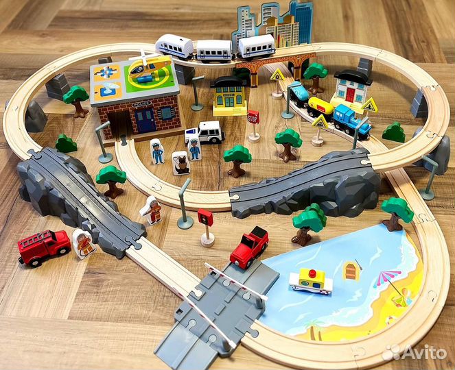 Железная дорога деревянная 95 дет