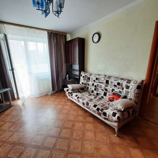 2-к. квартира, 57 м², 3/9 эт.