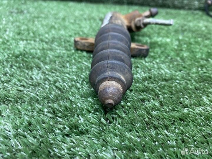 Рабочий цилиндр сцепления Kia Shuma