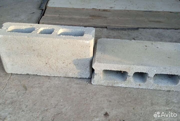 Пустотный бетонный блок (французский камень)