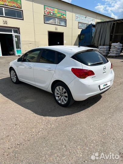 Opel Astra 1.6 МТ, 2011, 198 000 км