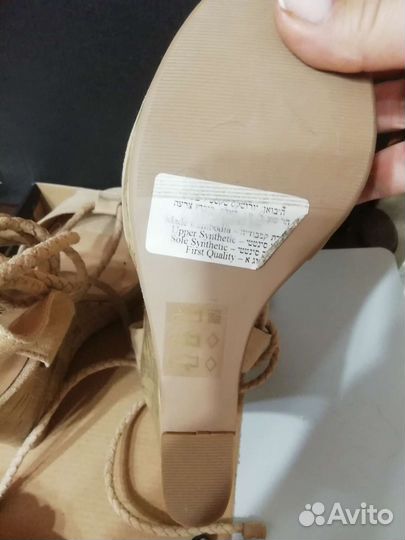 Босоножки 38