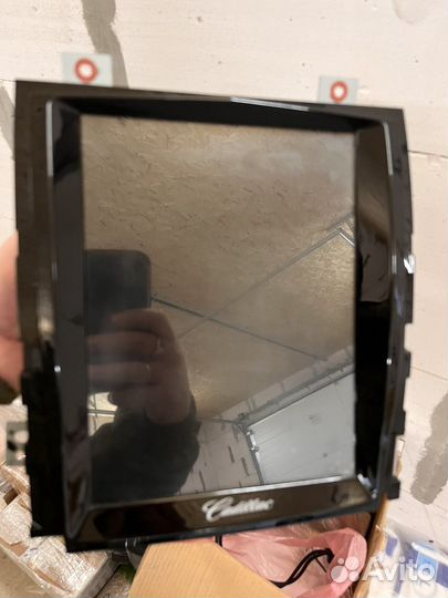 Автомагнитола в стиле Тэсла на Эскалэйд GMT900