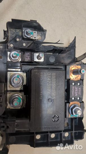 Блок предохранителей Volvo XC40