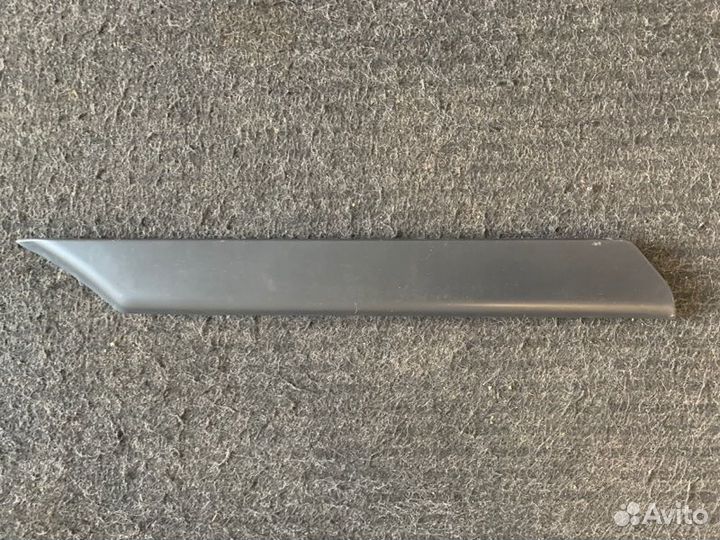 Молдинг двери задний левый Mitsubishi Pajero 4