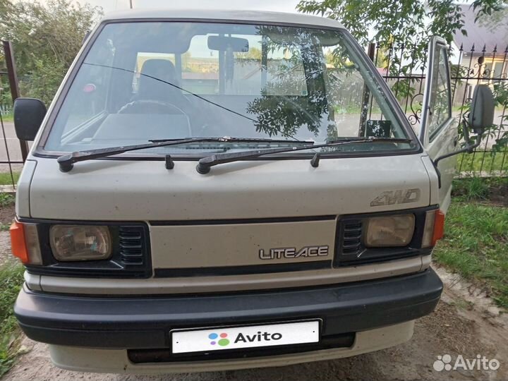 Toyota Lite Ace цельнометаллический, 1996