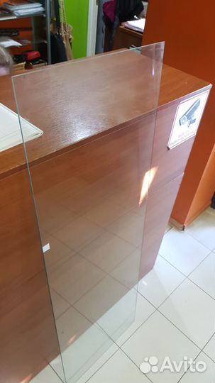 Стеклянная витрина бу