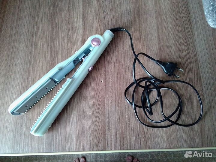 Щипцы для выпрямления волос Vitek VT-1339 PR