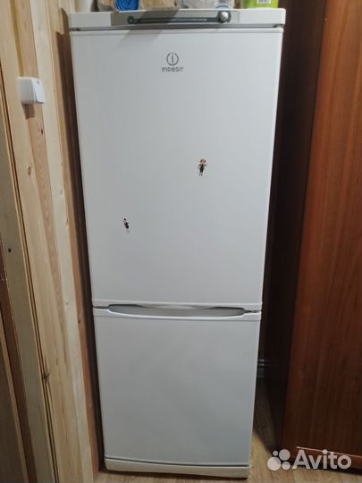 Холодильник бу indesit