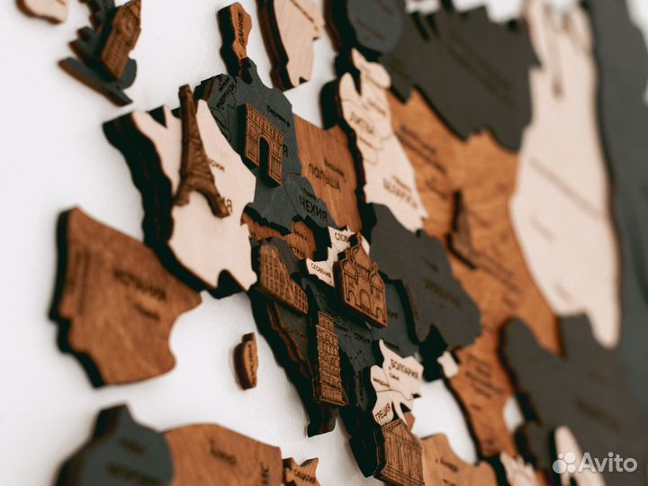 Карта мира из дерева