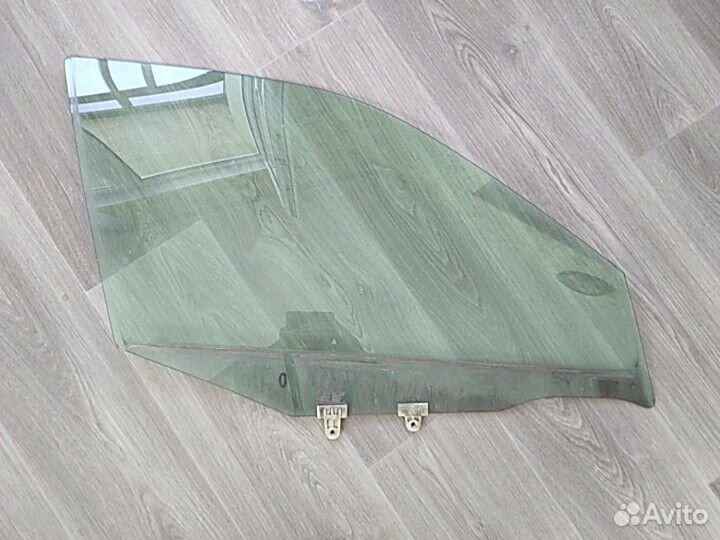 Стекло правое, левое. Ниссан Санни