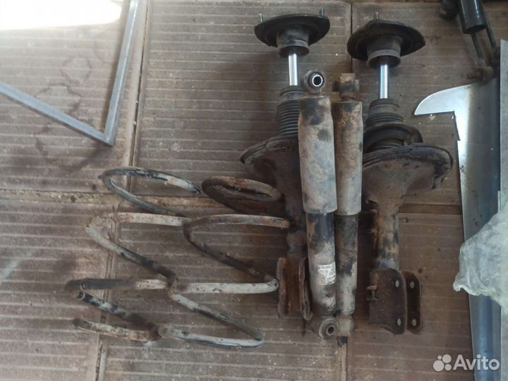 Амортизаторы Хендай Гранд Старекс