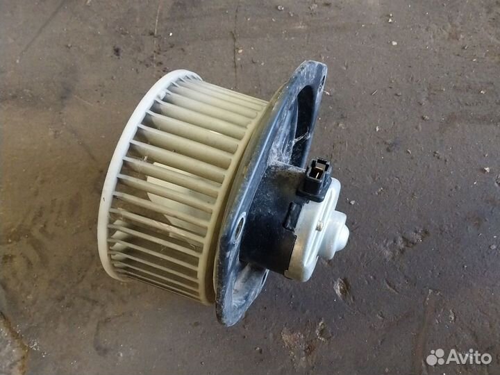 Вентилятор печки Mitsubishi Pajero 1 п.руль