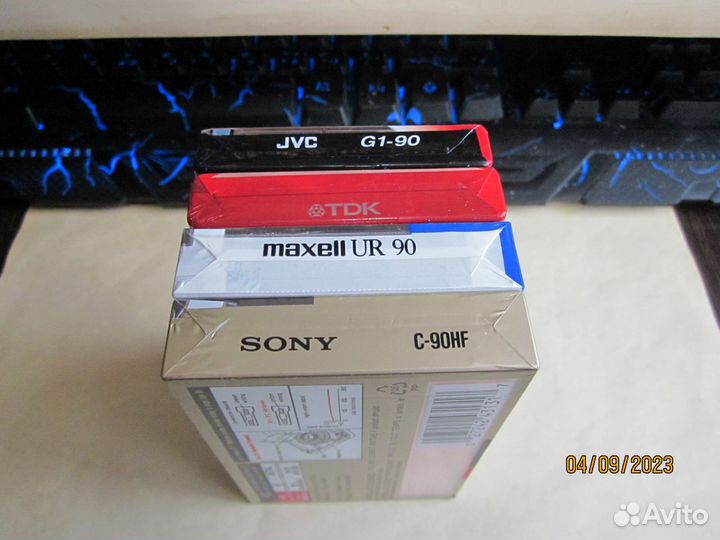 Аудиокассеты JVC, sony, TDK и maxell (4 штуки)