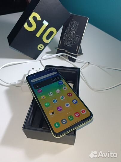 Samsung Galaxy S10e, 6/128 ГБ