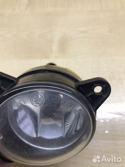 Фара противотуманная левая Volkswagen Touareg 7L