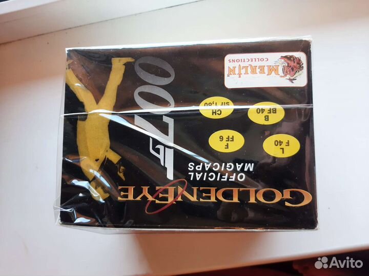 Запечатанная коробка с фишками