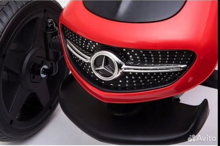 Детский веломобиль rivertoys Mercedes-Benz красный