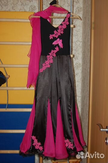Платье для бальных танцев