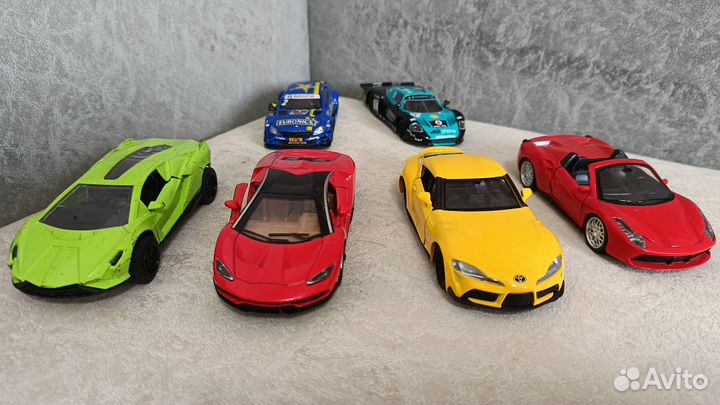 Коллекционные и игровые наборы машин пакетом