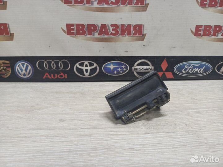 Ручка двери багажника Mitsubishi Legnum EA1W 4G93