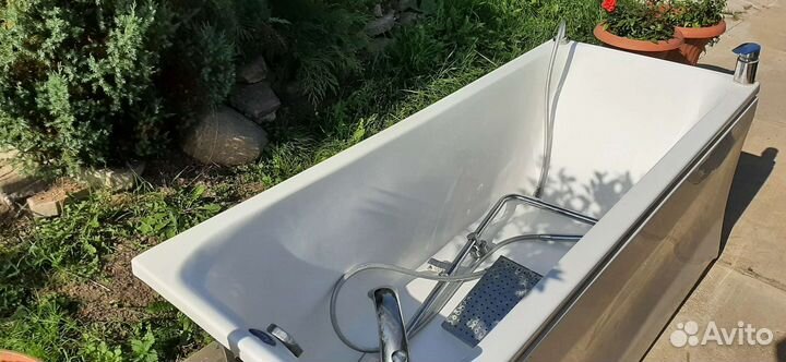 Ванна акриловая 170х70 б/у с гарнитуром Damixa