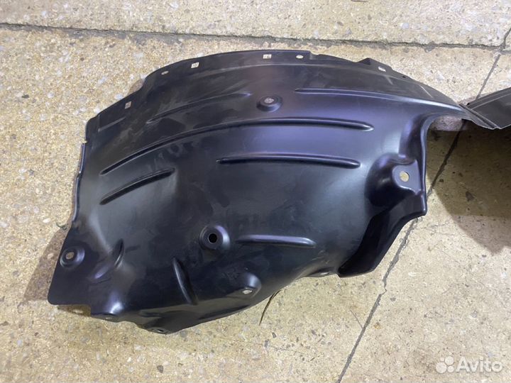 Подкрылок DFR556140