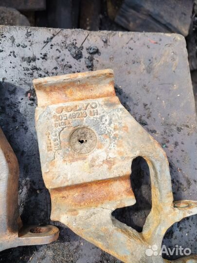 Кронштейн амортизатора переднего нижний Volvo FM12