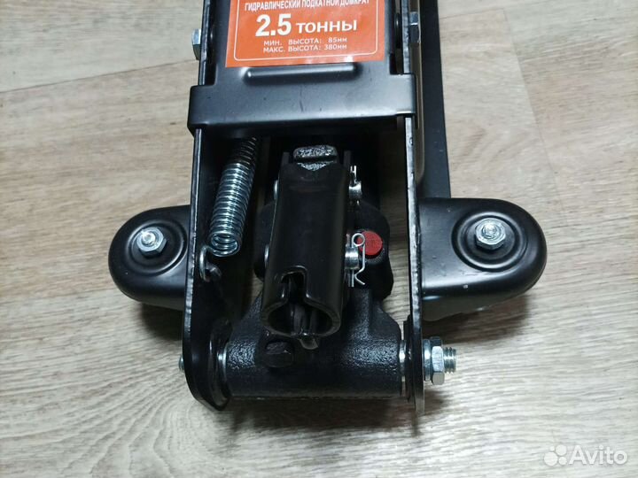 Домкрат гидравлический подкатной 2.5т