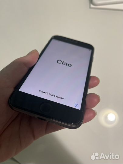 iPhone 8, 64 ГБ