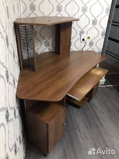 Компьютерный стол