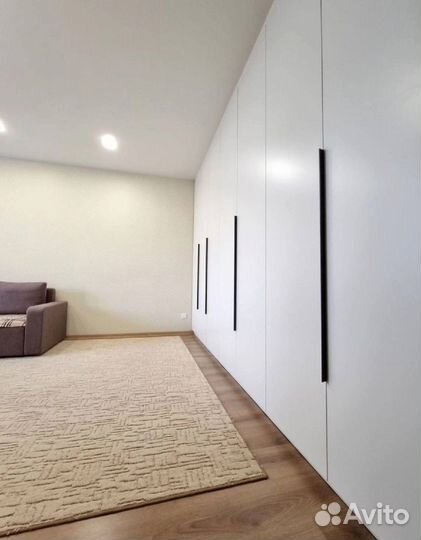 Шкаф под потолок