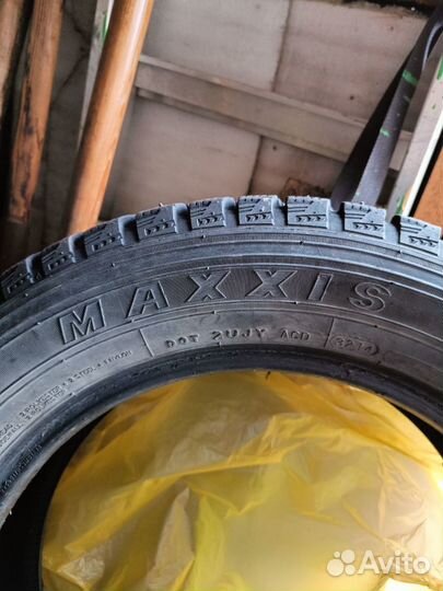 Maxxis ArcticTrekker NS3 225/60 R17